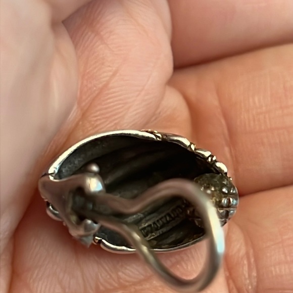 Tiffany & Co Two Tone Shell Earrings (AUTHENTIC) - Picture 5 of 7